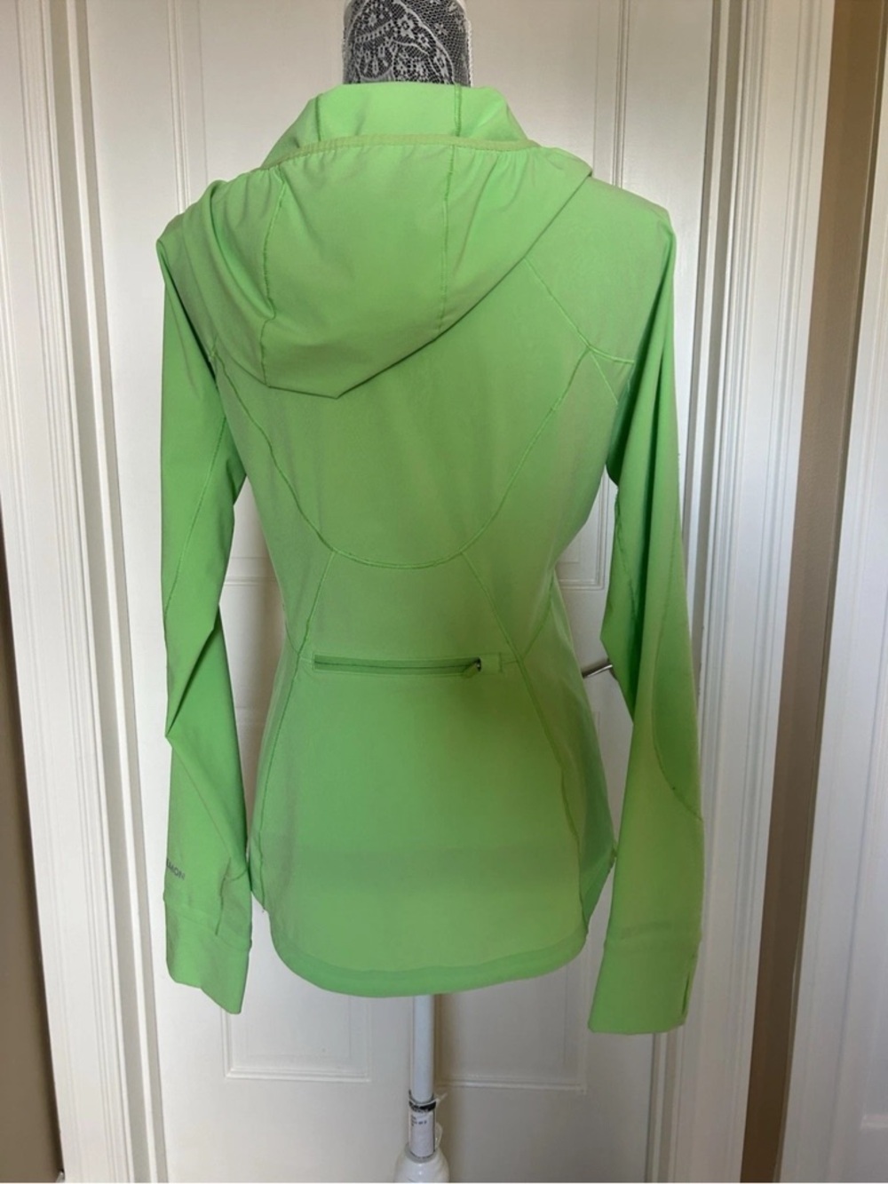 Lululemon Lime Green mist over windbreaker Women’s Hooded Jacket, 6 - Picture 6 of 7